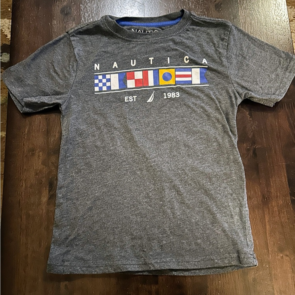 Boys size 5 Nautica tee.
